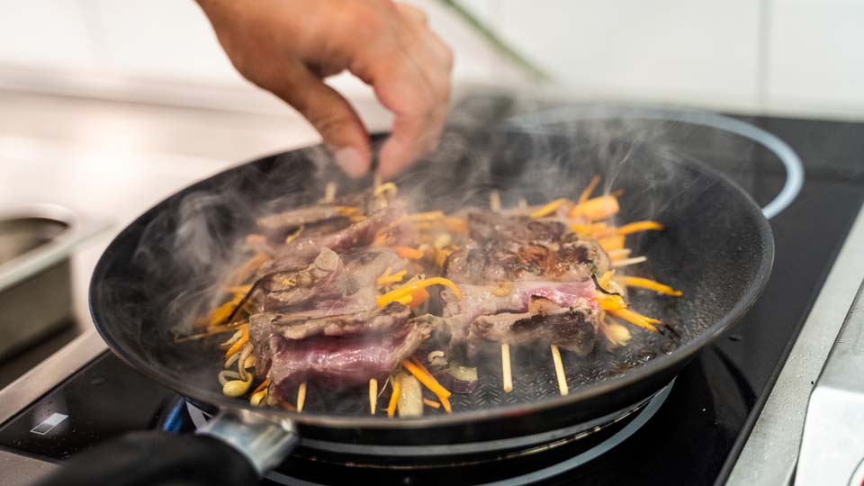 Die Küche in unserem Bio-Restaurant lädt immer wieder zu neuen Entdeckungen ein